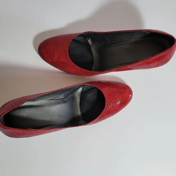 Vaneli Womens Red Heels Size 9 Pumps Snakeskin Udex 3" Round Almond Toe Shoes - Picture 2 of 4